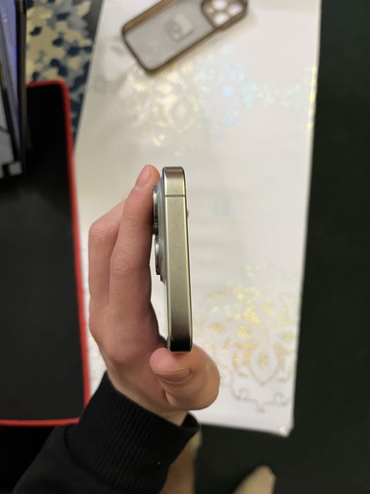 Продаю IPhone 15 pro 256gb titanium