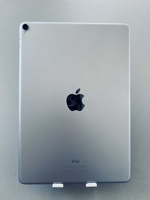 Apple iPad Pro 1gen A1701 10.5' 64GB WiFi / Space Gray + Kутия