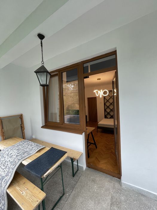Apartament ultracentral cu curte si garaj