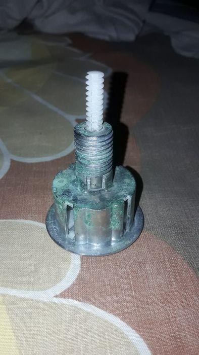 Кнопка бачка унитаза