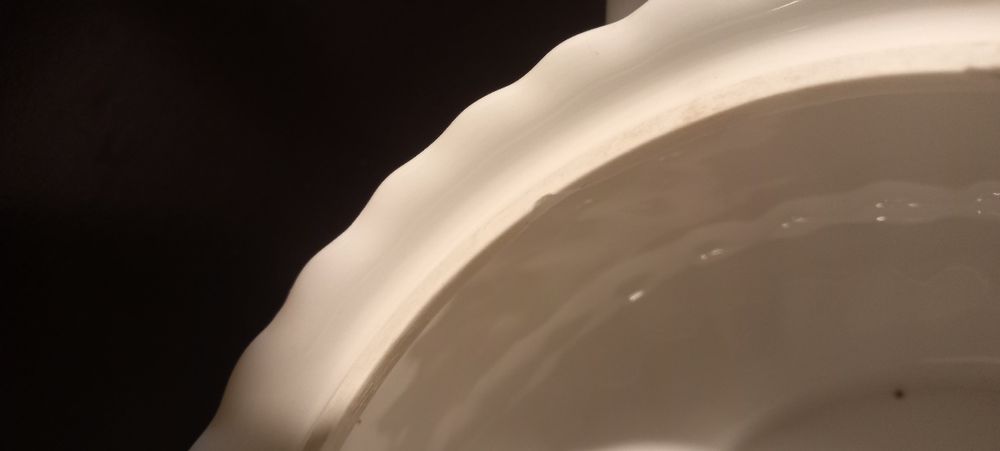 Супник, сосиера и чинии