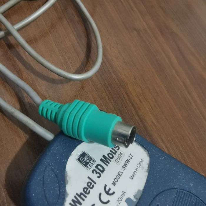 Mouse cu fir pe bilă A4 Tech