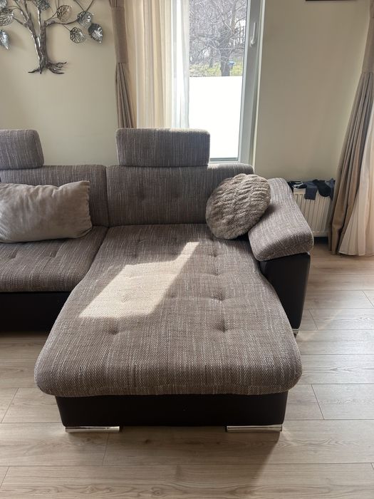 П-образен диван и холна маса