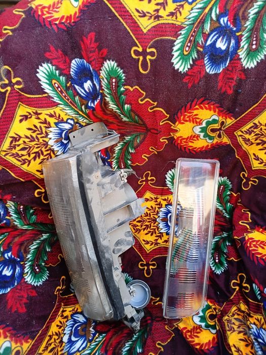 Фара на мазду 626 правая сторона бу