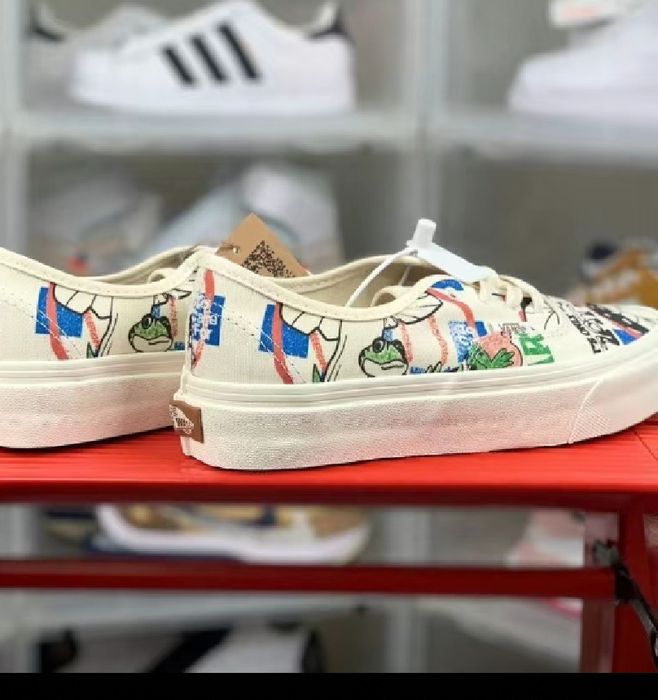 Новые Кеды фирмы Vans