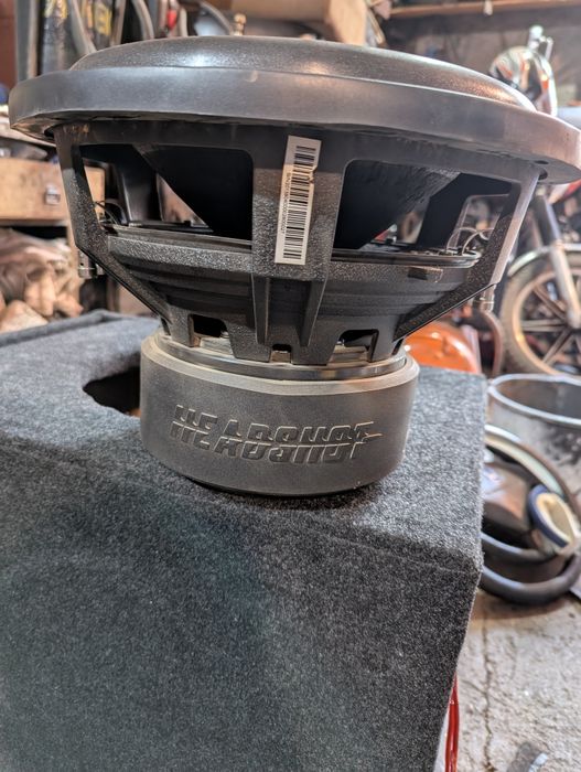 Продам мощный сабвуфер