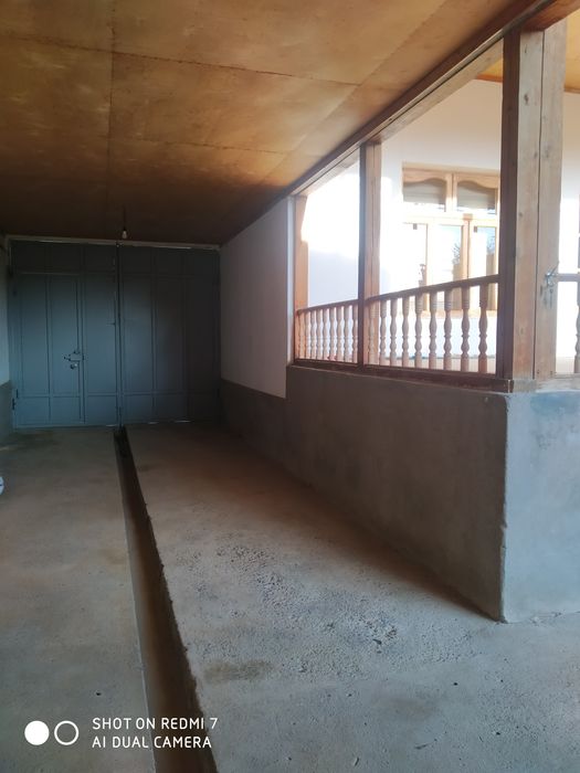 Uy sotiladi 6 sotix yangi toshmi postidan 5 km