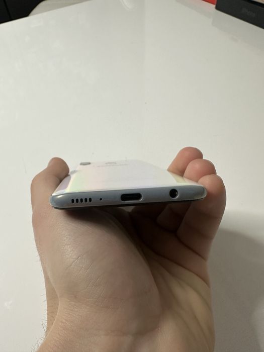 Samsung Galaxy A40 -64GB