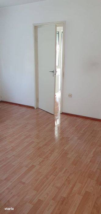 Vand apartament cu 2 camere cartier Nufarul 1