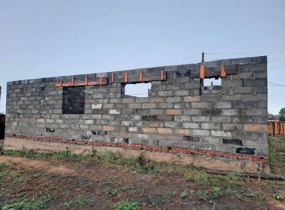 Продам не достроенный дом