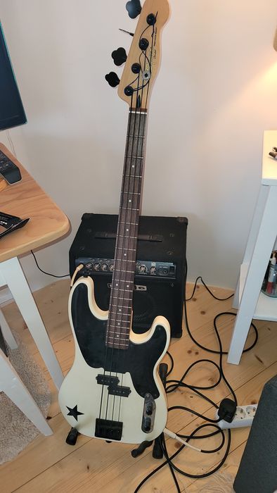 Bass Squire Mike Dirnt