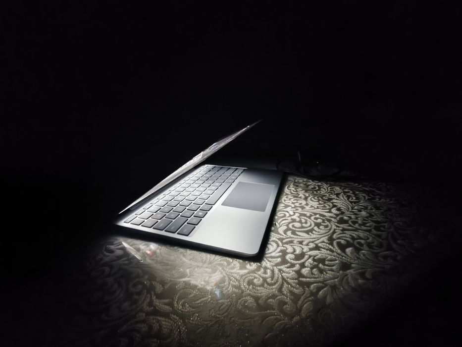 Microsoft Surface go 2 11- GEN Core i 5 kuchli protsessor o