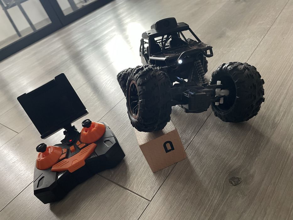 Masinuta cu telecomanda si camera live 2 acumulatori