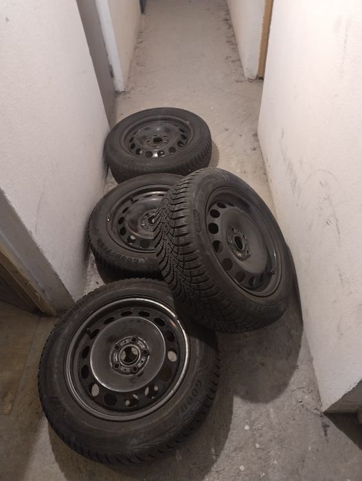 Зимни гуми с джанти 205/60R/16, 5x112 междуболтово