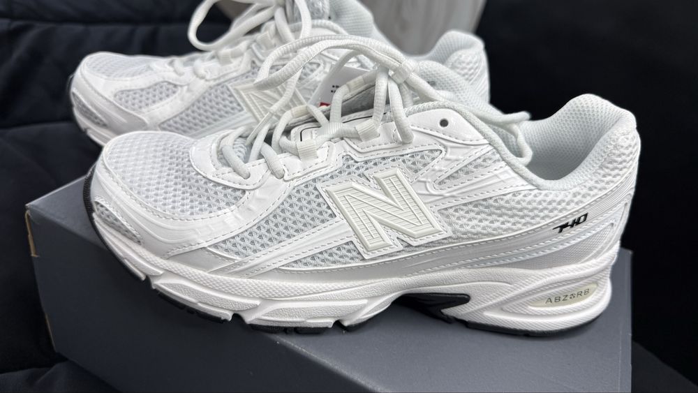 Продам кроссовки new balance