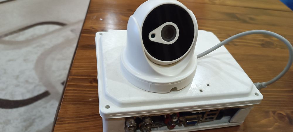 Продавам камера 2mp+платка за видео наблюдение