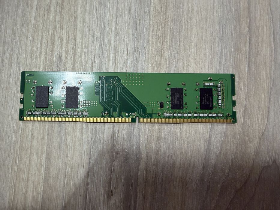 SK Hynix 4GB DDR4 / 2400MHz  и 16GB DDR4 / 2666MHz