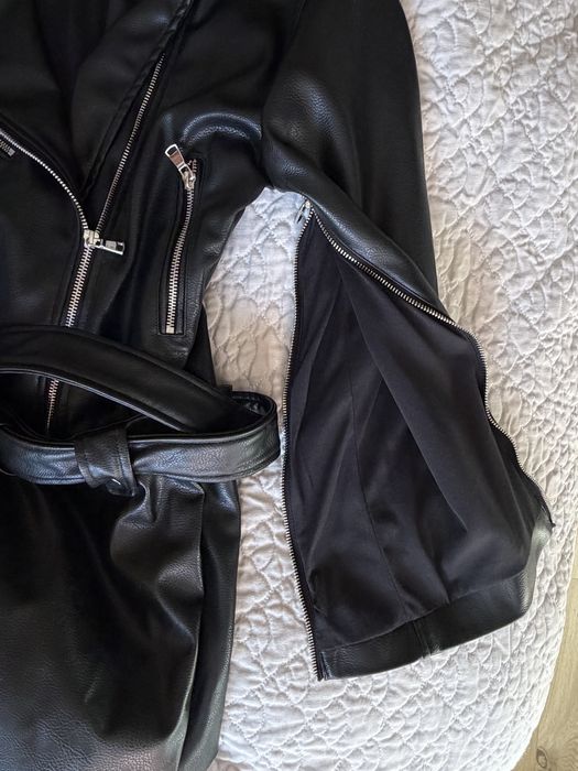 Черна кожена рокля