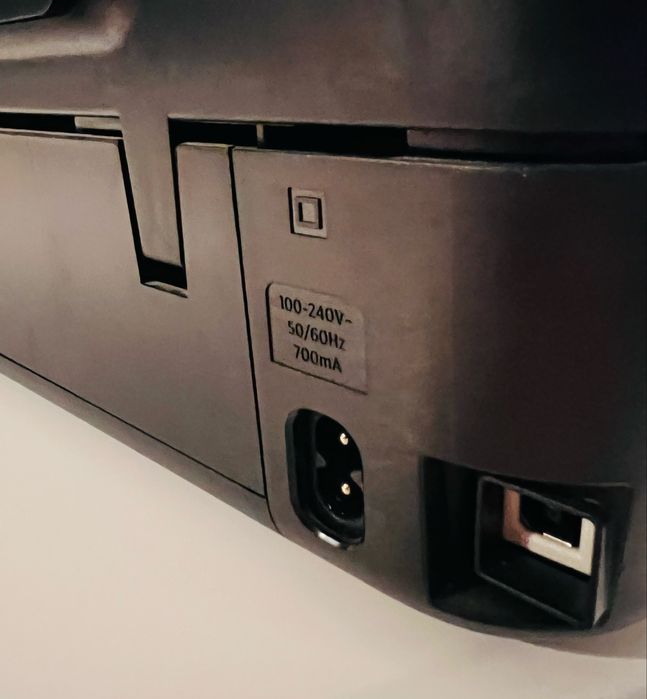 Imprimantă HP Envy 5030 – stare perfectă + cartuș negru nou