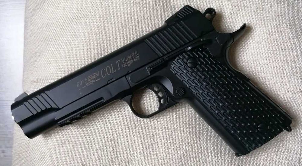 Пистолет игрушечный металлический страйкбол