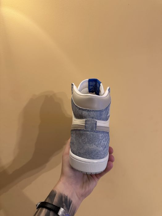 Jordan 1 Hyper Royal Blue