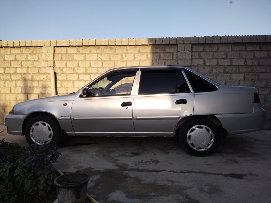 Nexia 2 1'6 sotiladi