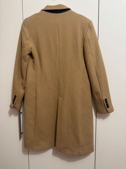 Palton bej camel Zara Manteco cambrat marimea M cu defect