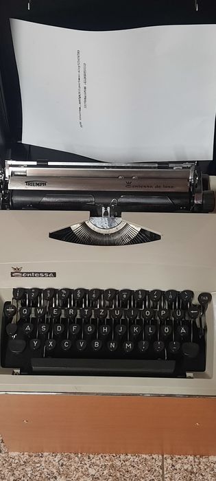 Mașină de scris Triumph Contessa de luxe impecabilă