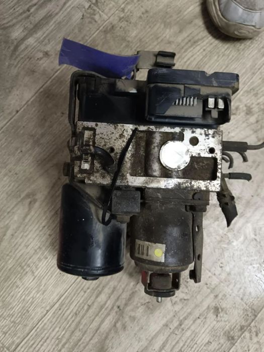 Pompa abs toyota prius 2004-2009 44510 47050 cu defect la mufa