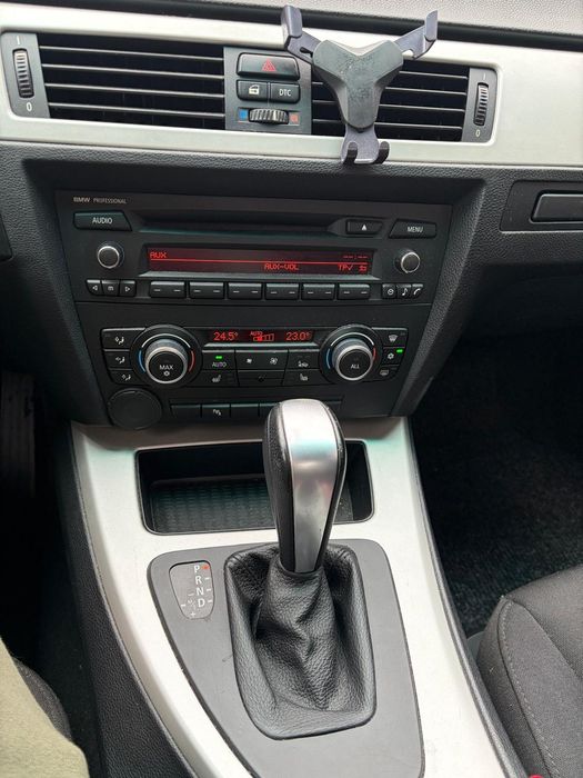 Vând BMW E90 320D 184CP