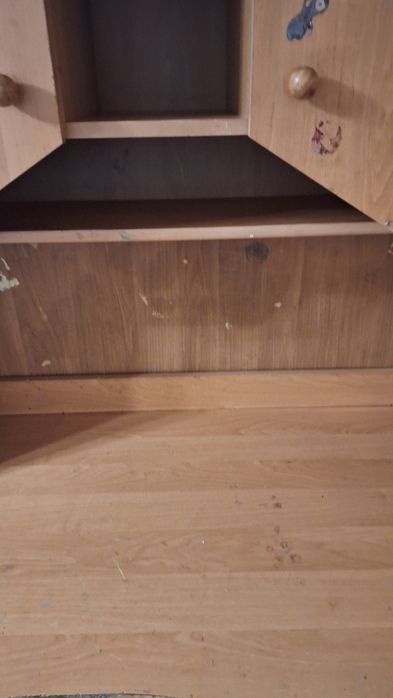 Отдам стол с полками