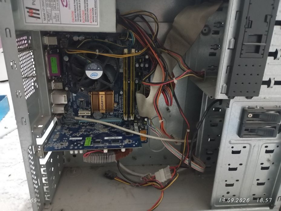 Компьютер в сборе с монитором Acer (LGA775 / HD 4670)