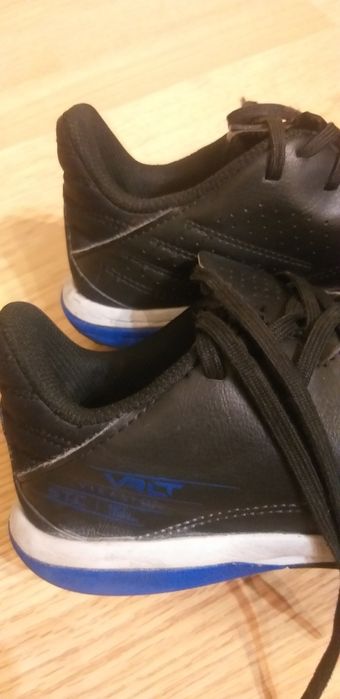 Adidasi ptr fotbal din piele