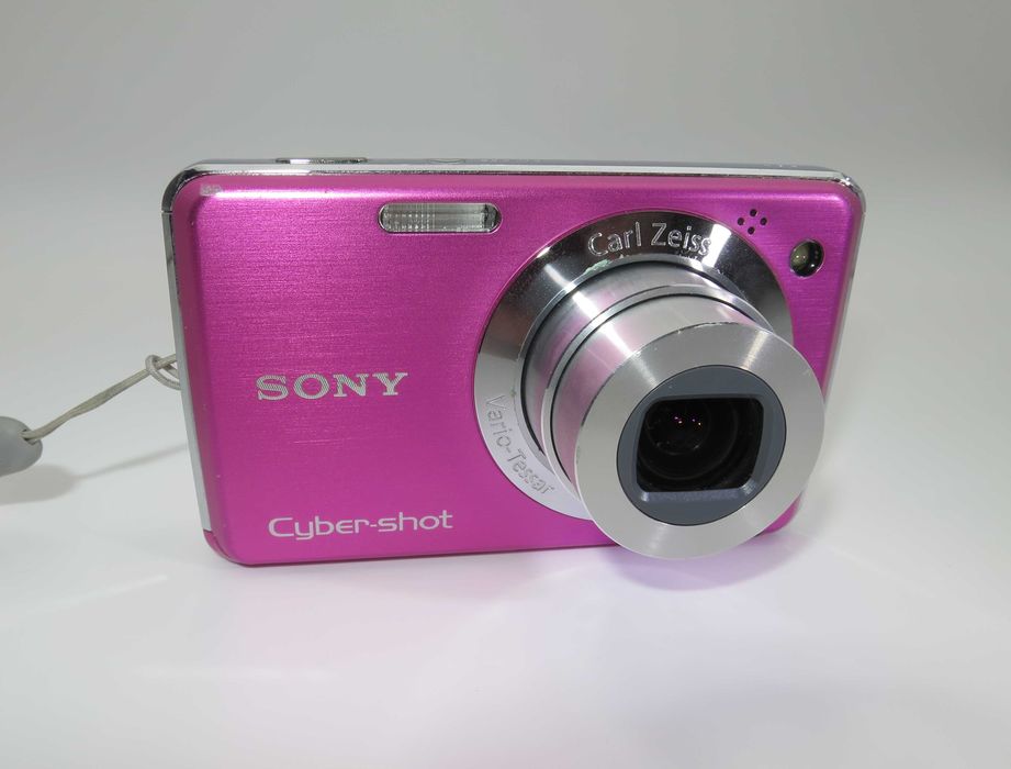 Sony Cyber-shot W220 ултра компактен цифров фотоапарат розов цвят, дигитална камера в отлично състояние комплект, батерия, зарядно, карта памет