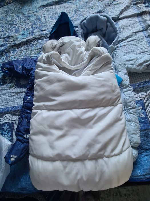 Бір пакет детский киім берем