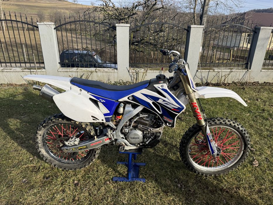 CROSS Yamaha yz250f.