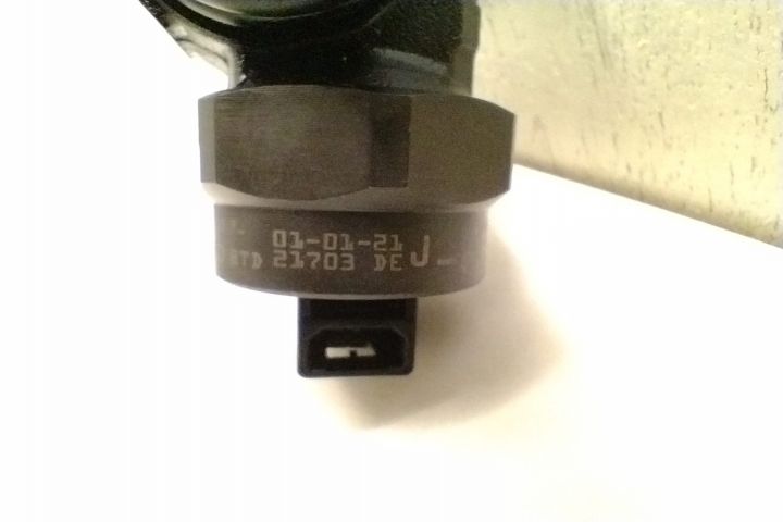 Injector J (litera mare) / Injector BTD 038130073 F J / 21703DE Volks