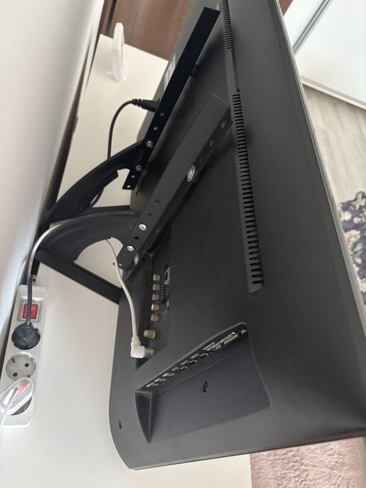 TV LG diagonala 80cm