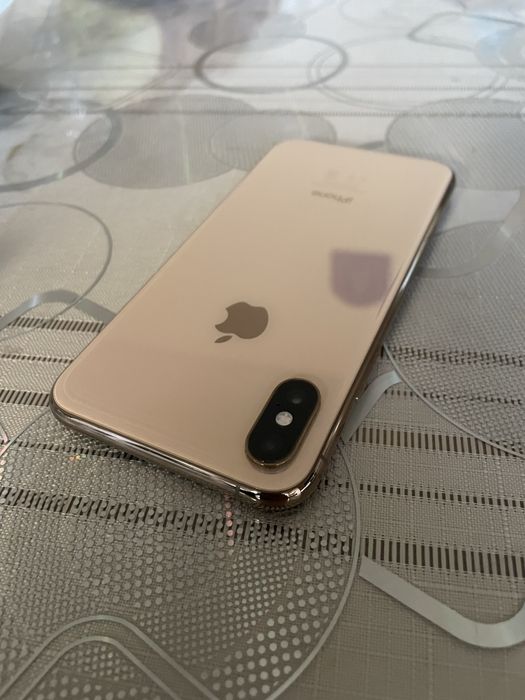 Телефон iPhone XS