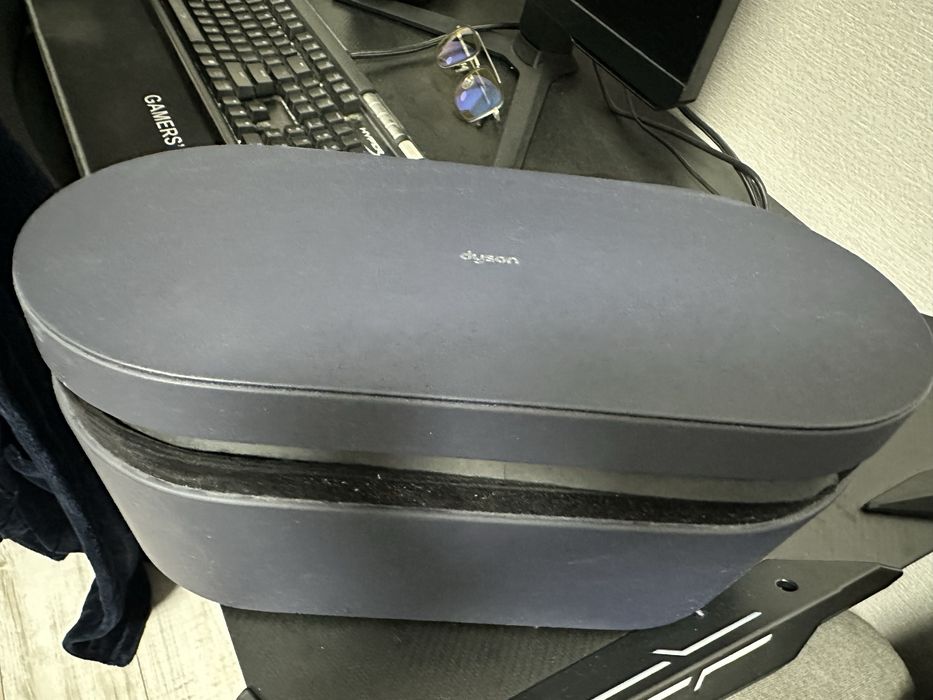 Dyson airwrap James Dyson