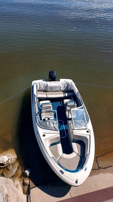 Продам катер Maxum