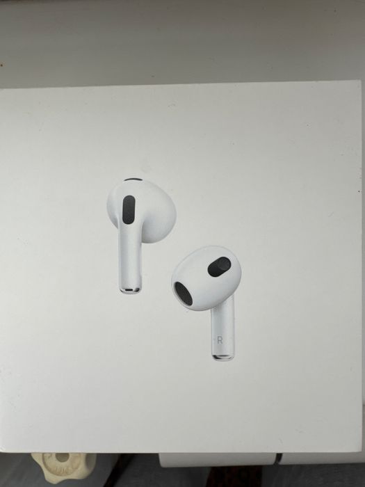 Airpods 3 оригинал с коробкой, отличное состояние