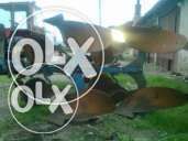 услуги с трактори,багер,оране,риголване,дупки,дисковане,пръскане,култи