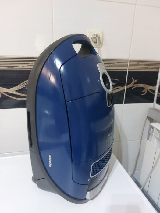 Прахосмукачка Miele Complete C3 Comfort EcoLine