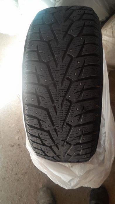 Продам шипованную резину