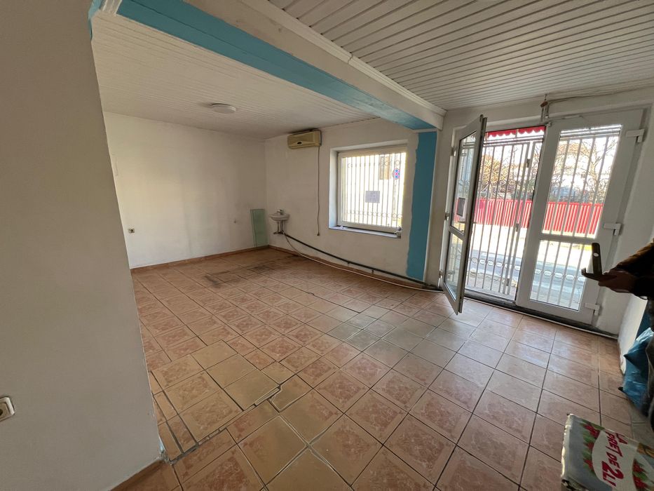 Vand spatiu comercial