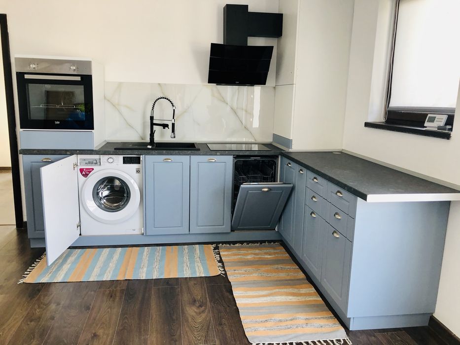 Vând apartamant cu 2 camere semidecomandat, zona Terra
