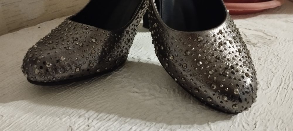 Продам туфли,бассоножки,батильоны