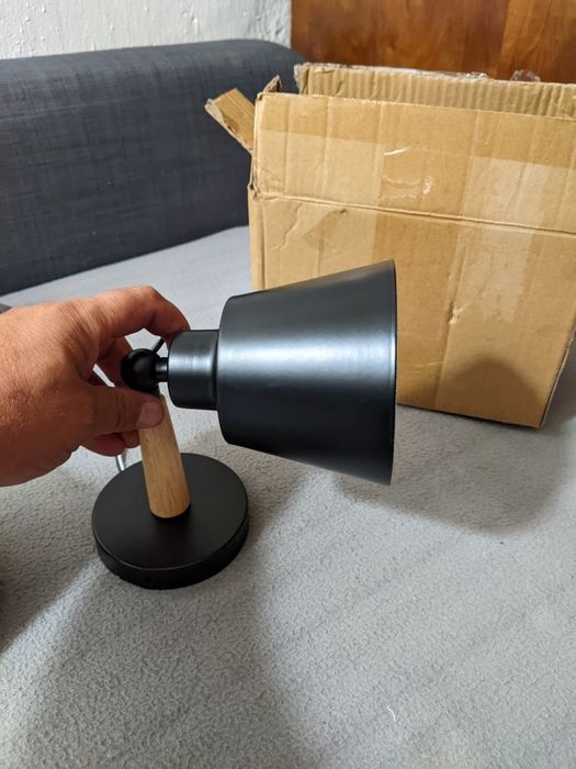 De vânzare două aplici