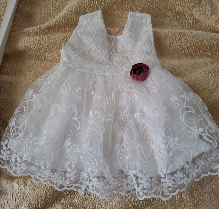 Официална бяла рокля